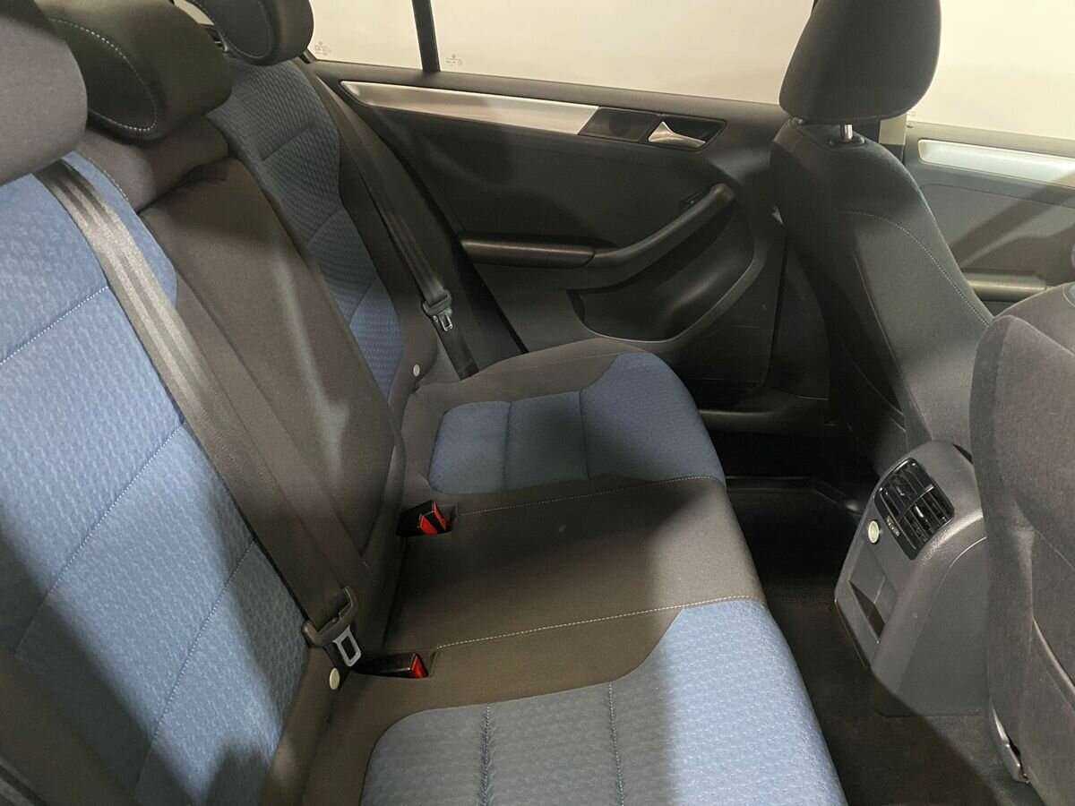 Volkswagen Jetta с пробегом — 2013 год. Фото: #8