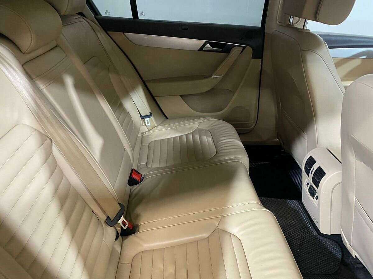 Volkswagen Passat с пробегом — 2012 год. Фото: #12