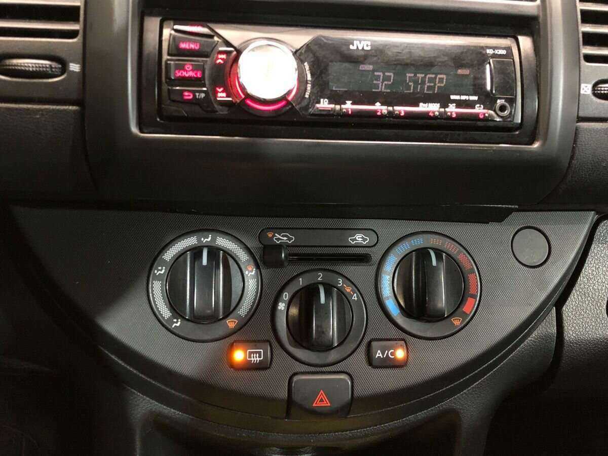 Nissan Note с пробегом — 2013 год. Фото: #13