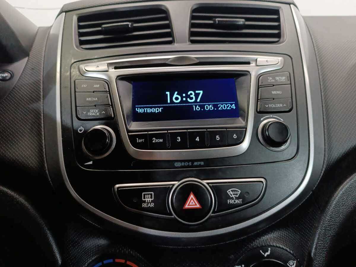 Hyundai Solaris с пробегом — 2016 год. Фото: #12