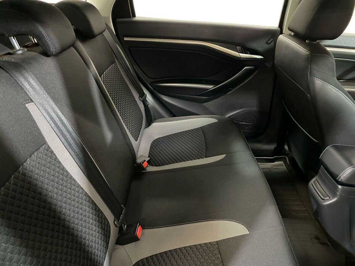 Lada (ВАЗ) Vesta с пробегом — 2019 год. Фото: #10