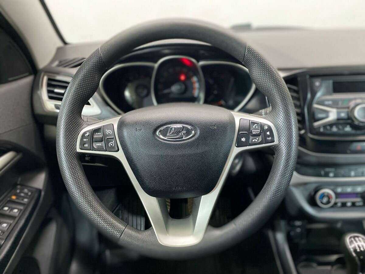 Lada (ВАЗ) Vesta с пробегом — 2019 год. Фото: #11