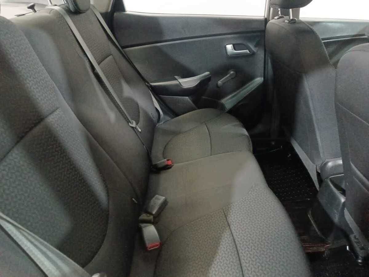 Kia Rio с пробегом — 2017 год. Фото: #9