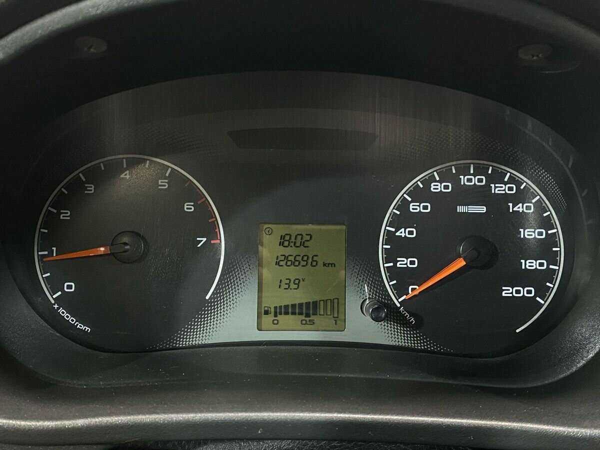 Lada (ВАЗ) Granta с пробегом — 2012 год. Фото: #11