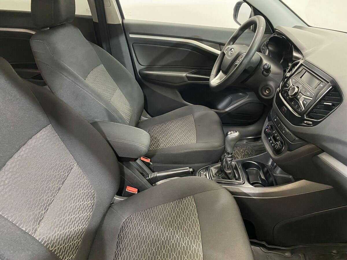 Lada (ВАЗ) Vesta с пробегом — 2018 год. Фото: #9