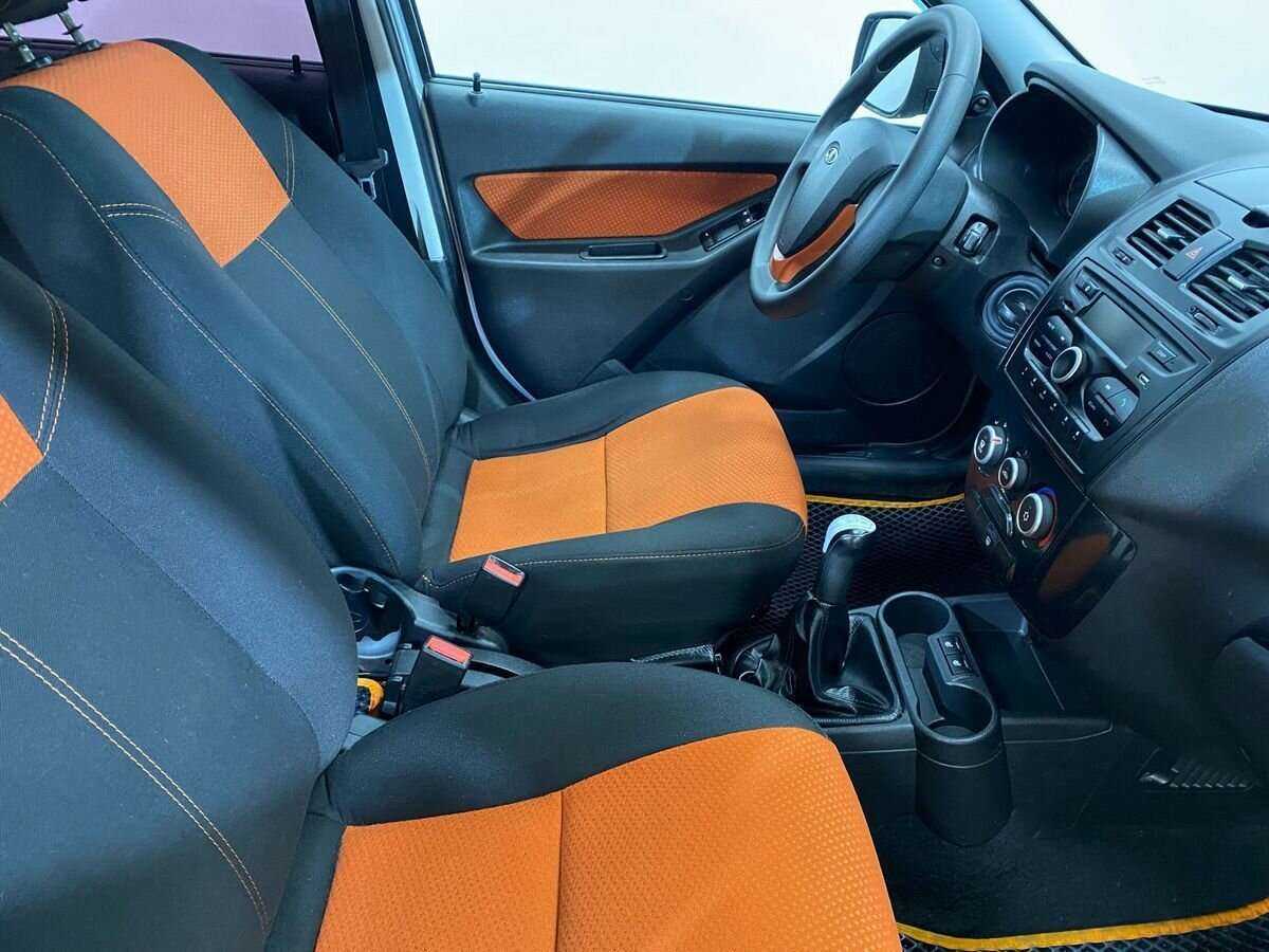 Lada (ВАЗ) Kalina с пробегом — 2015 год. Фото: #9