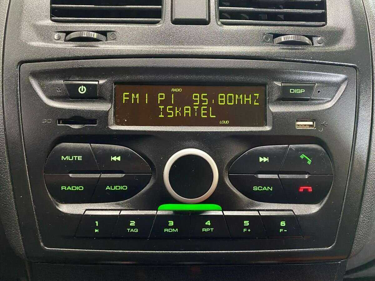 Lada (ВАЗ) Kalina с пробегом — 2015 год. Фото: #12