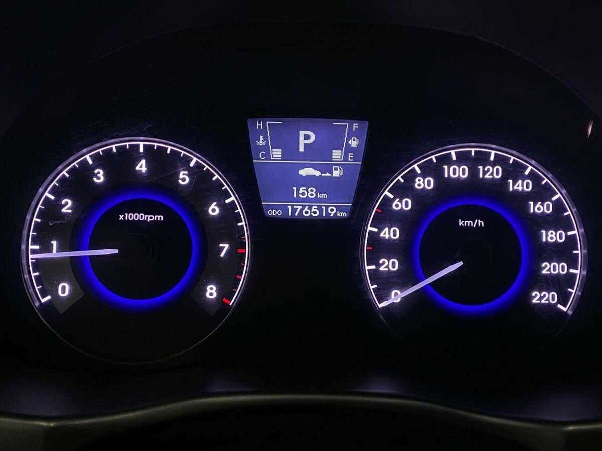 Hyundai Solaris с пробегом — 2013 год. Фото: #12