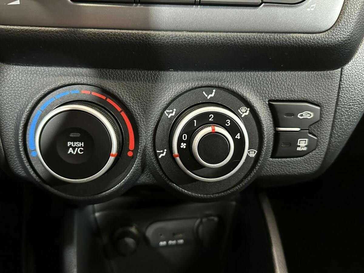 Kia Rio с пробегом — 2014 год. Фото: #14