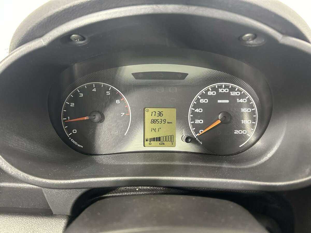 Lada (ВАЗ) Granta с пробегом — 2017 год. Фото: #10