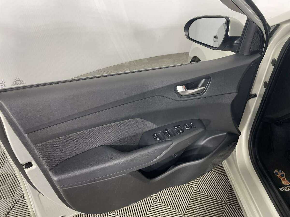 Hyundai Solaris с пробегом — 2018 год. Фото: #7