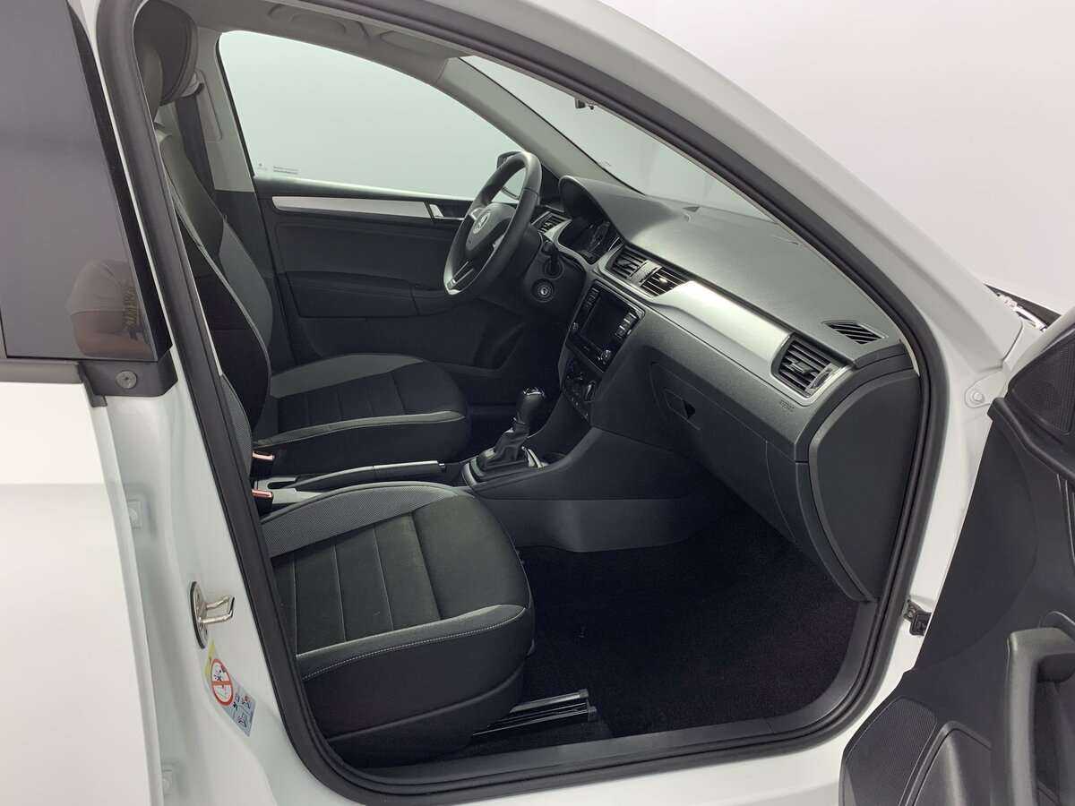 Skoda Rapid с пробегом — 2019 год. Фото: #12