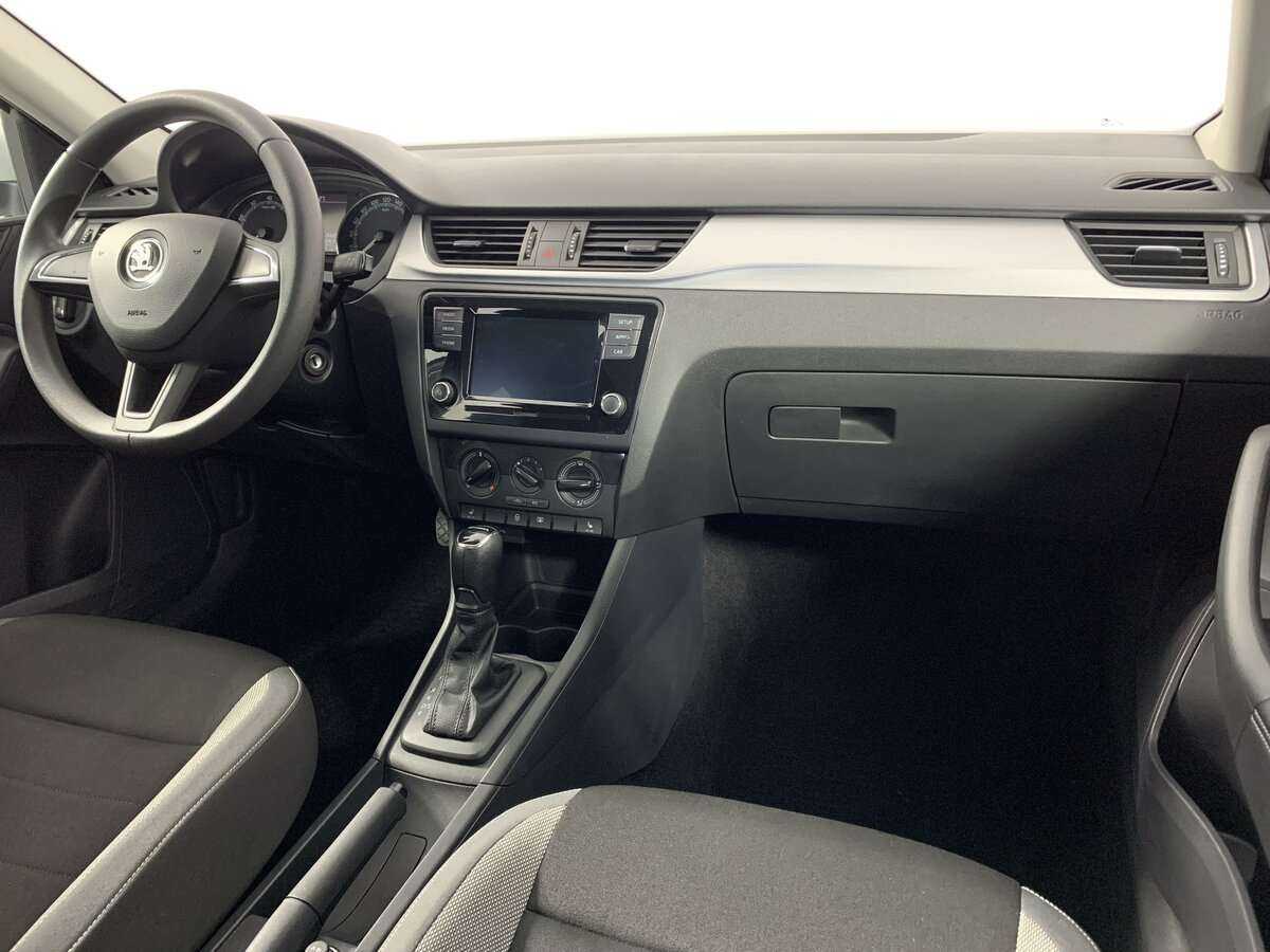 Skoda Rapid с пробегом — 2019 год. Фото: #7