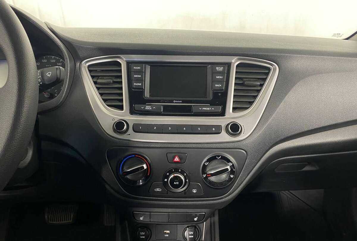 Hyundai Solaris с пробегом — 2021 год. Фото: #11