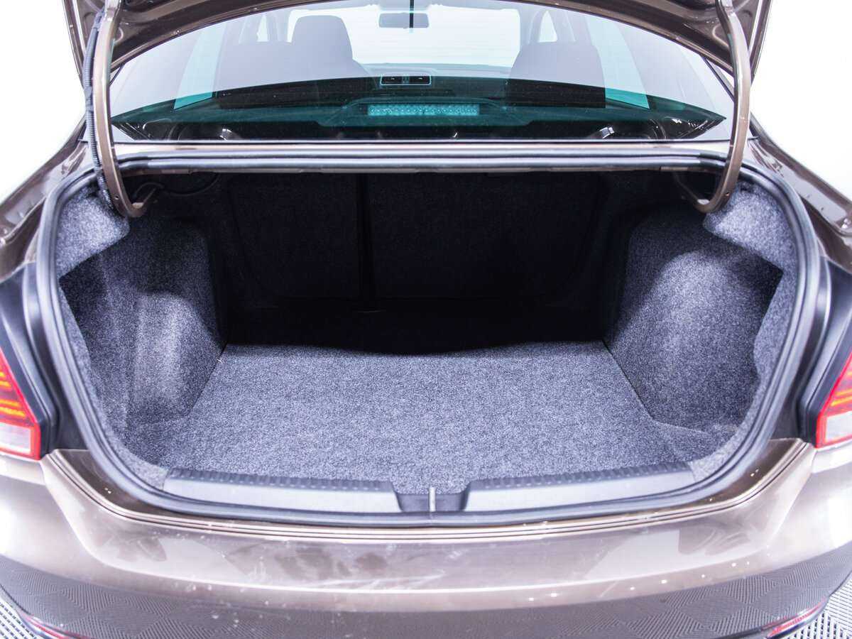 Volkswagen Polo с пробегом — 2019 год. Фото: #8