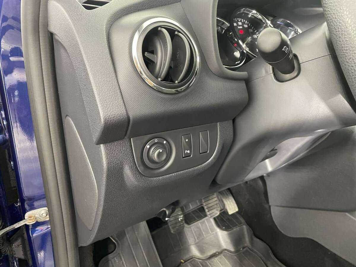 Renault Logan с пробегом — 2016 год. Фото: #8