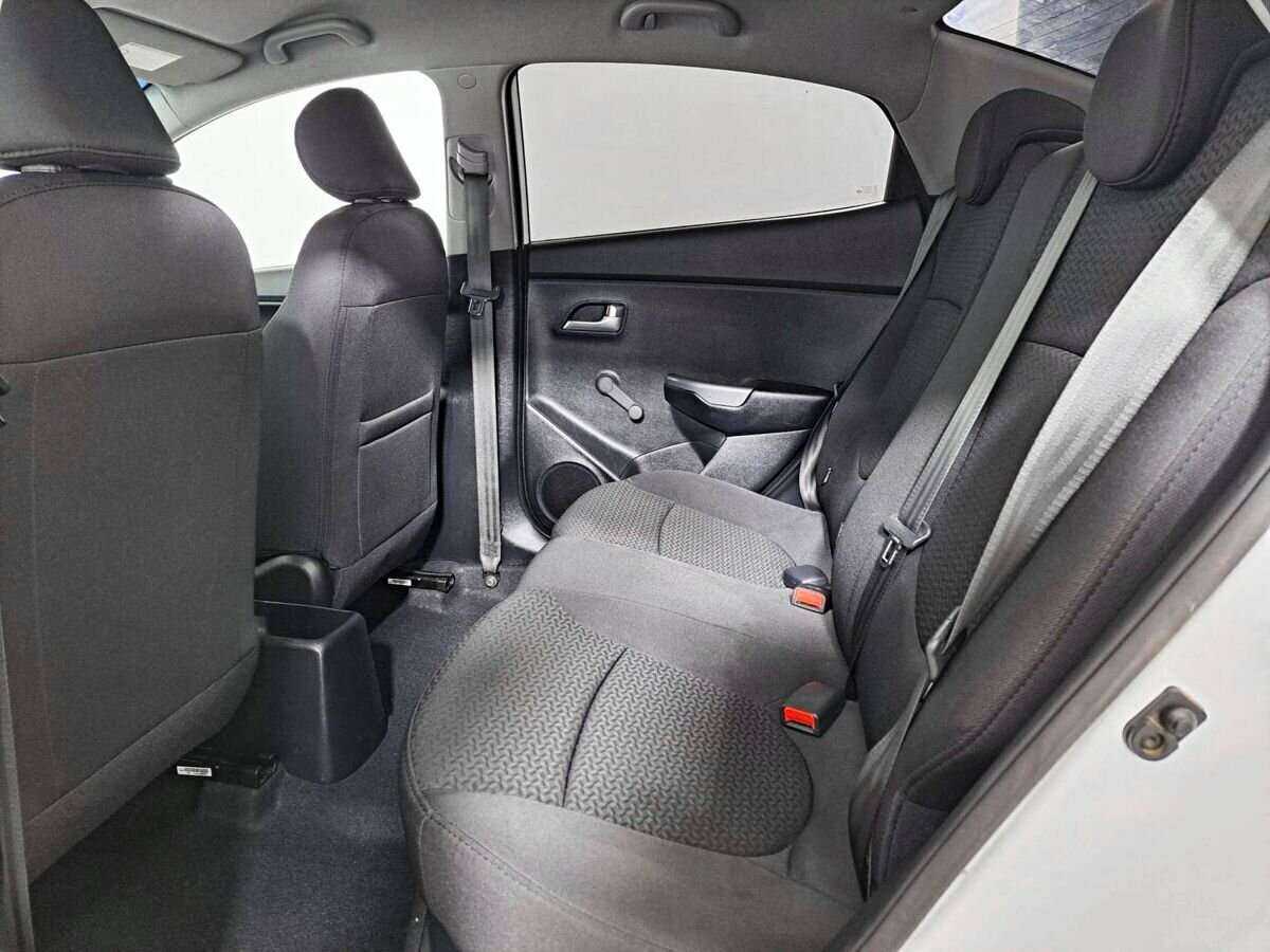 Kia Rio с пробегом — 2016 год. Фото: #9
