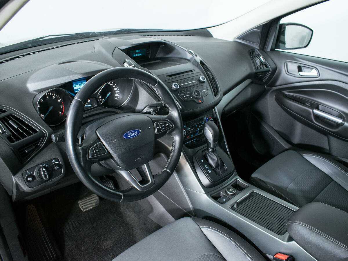 Ford Kuga с пробегом — 2017 год. Фото: #12