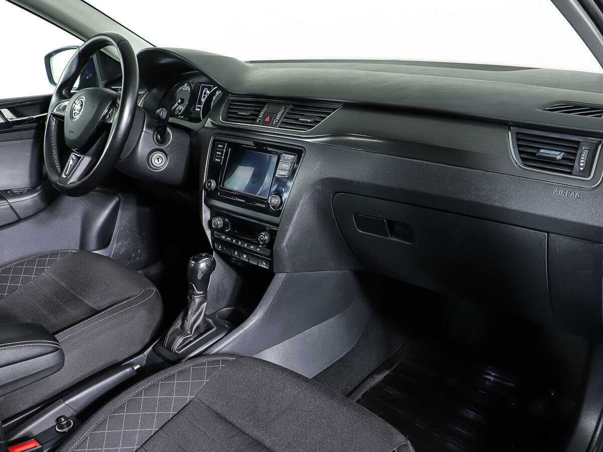 Skoda Rapid с пробегом — 2017 год. Фото: #8