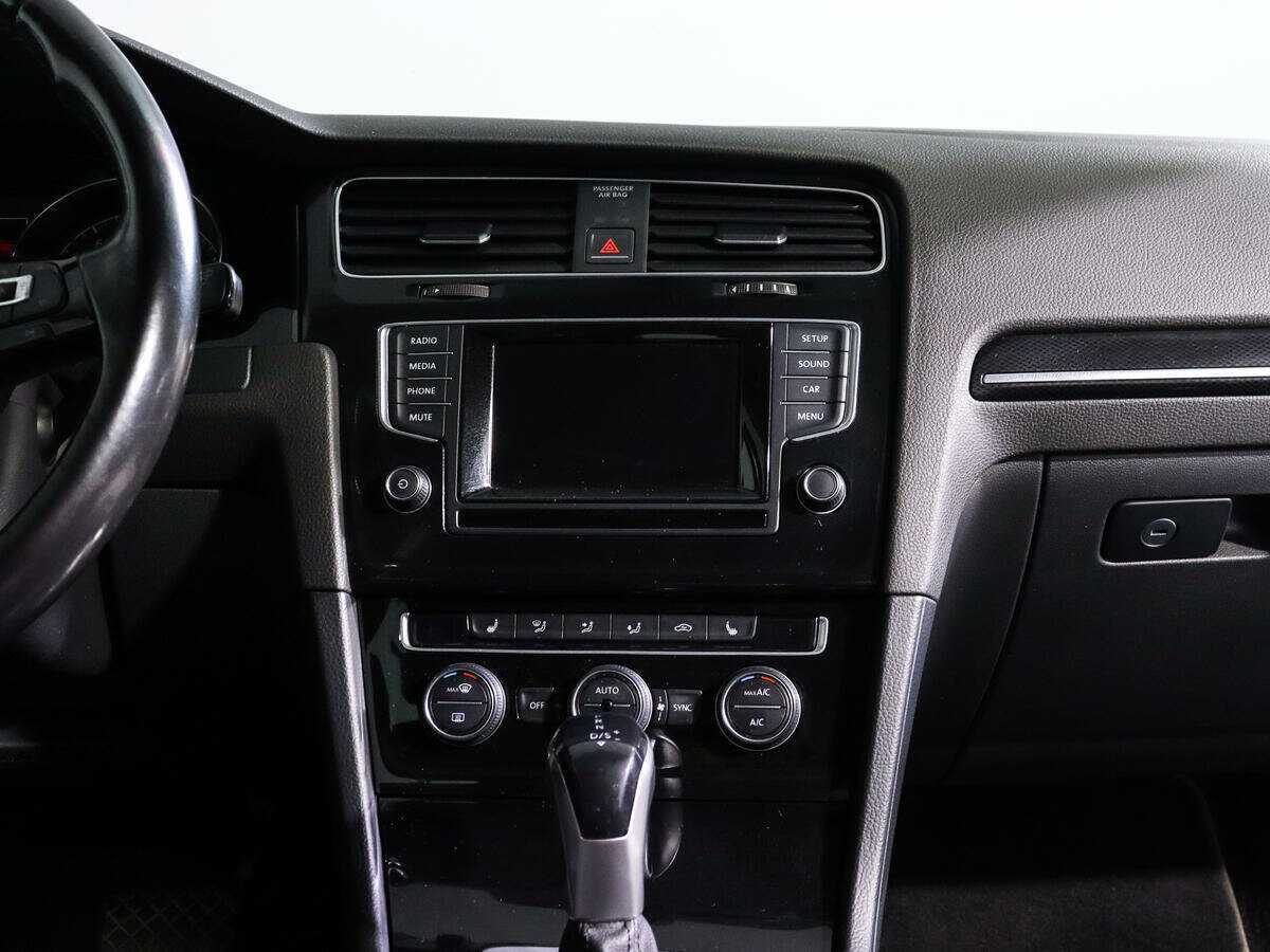 Volkswagen Golf с пробегом — 2013 год. Фото: #10