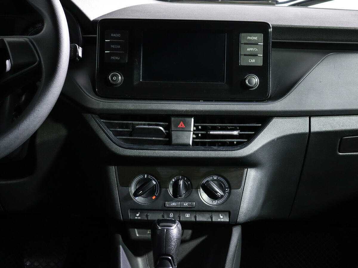Skoda Rapid с пробегом — 2021 год. Фото: #12