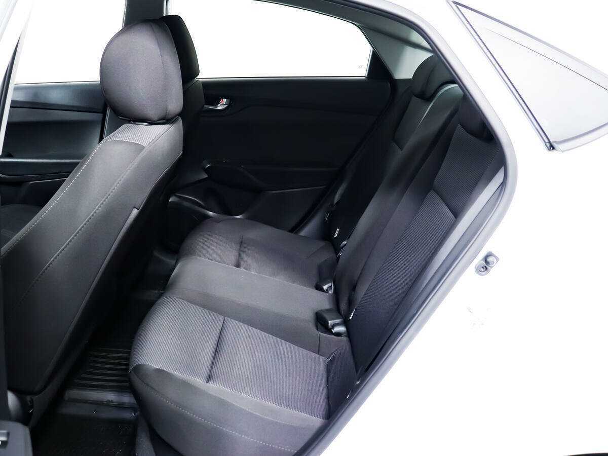 Hyundai Solaris с пробегом — 2020 год. Фото: #11