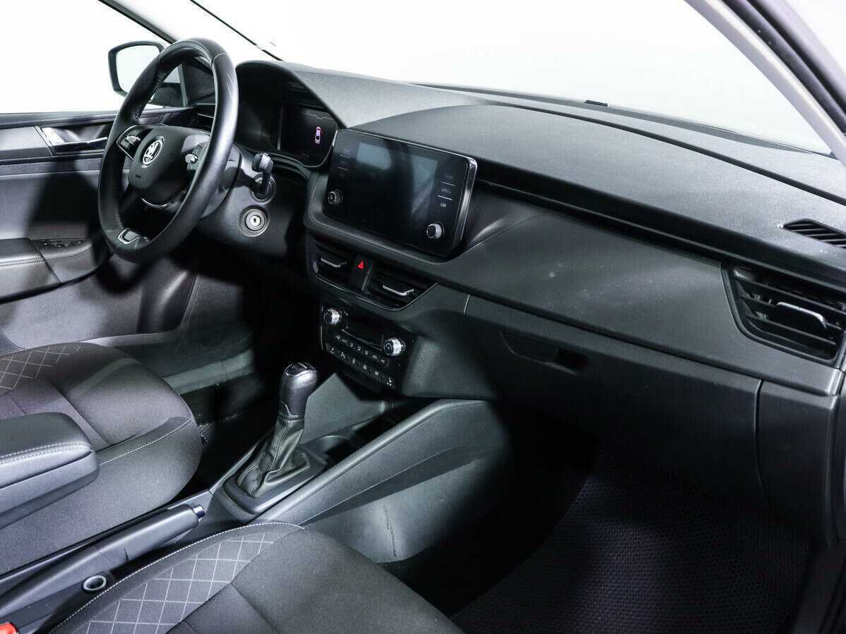 Skoda Rapid с пробегом — 2021 год. Фото: #8