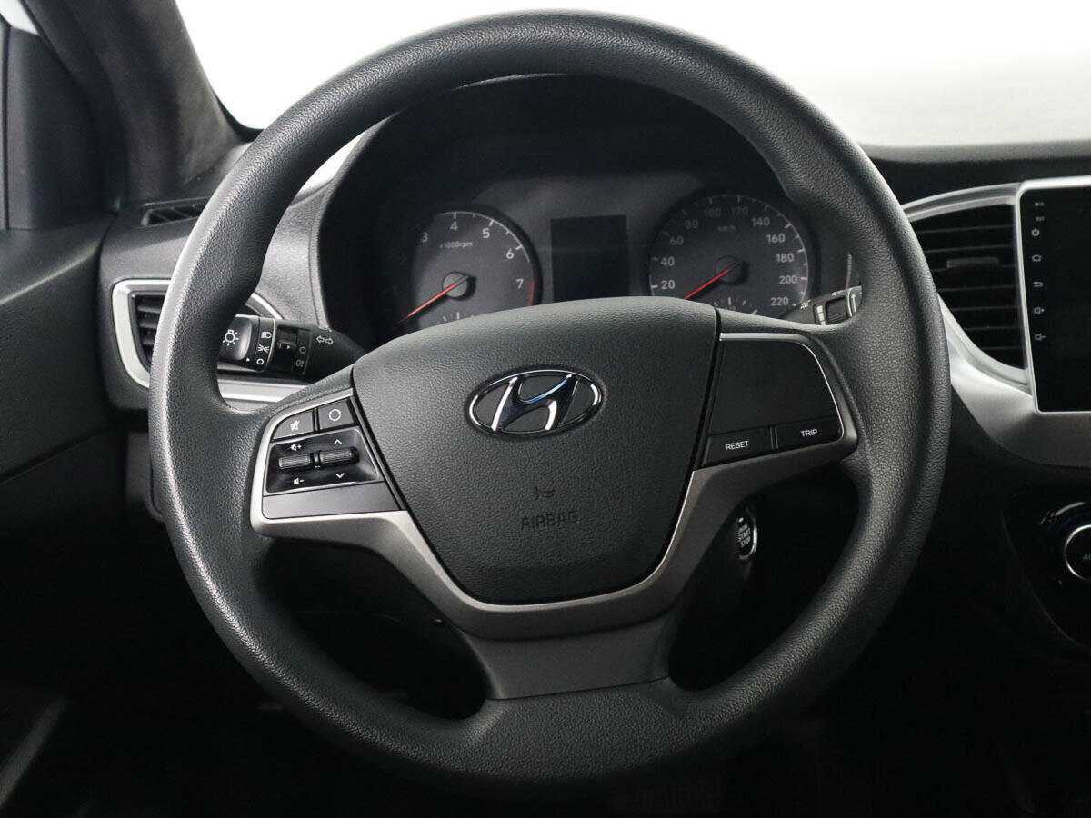 Hyundai Solaris с пробегом — 2018 год. Фото: #10