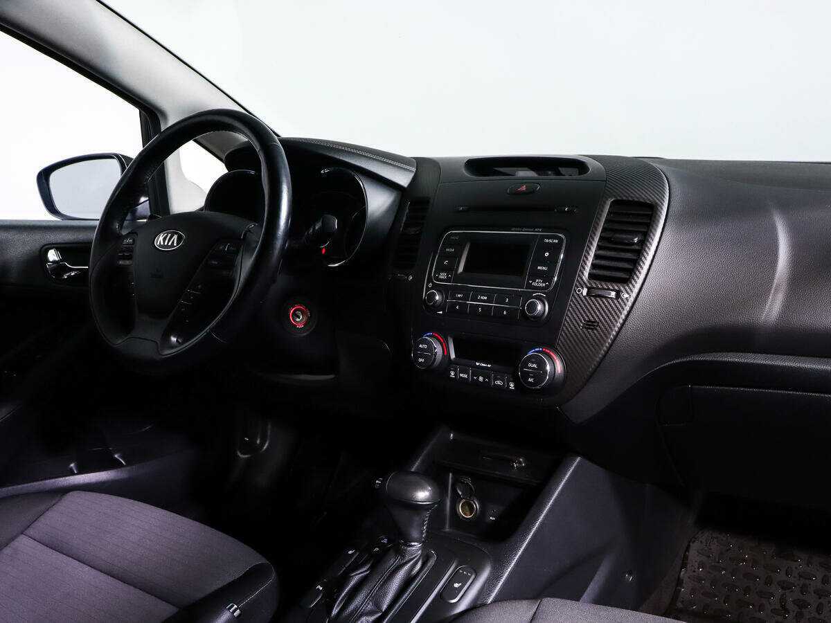 Kia Cerato с пробегом — 2015 год. Фото: #8