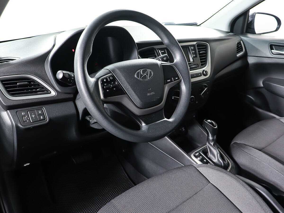 Hyundai Solaris с пробегом — 2017 год. Фото: #12