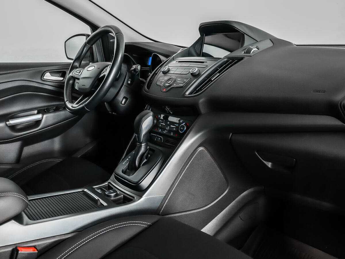 Ford Kuga с пробегом — 2017 год. Фото: #11