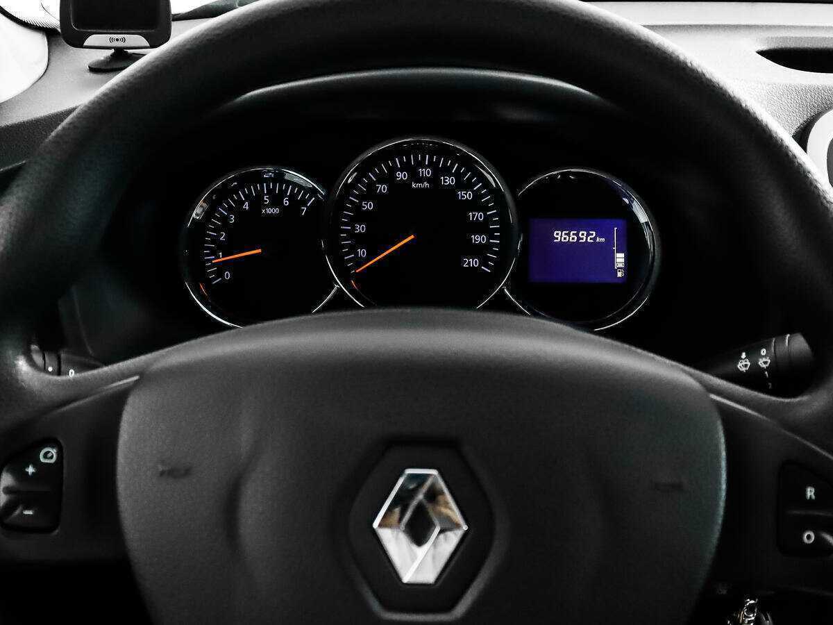 Renault Logan с пробегом — 2014 год. Фото: #15
