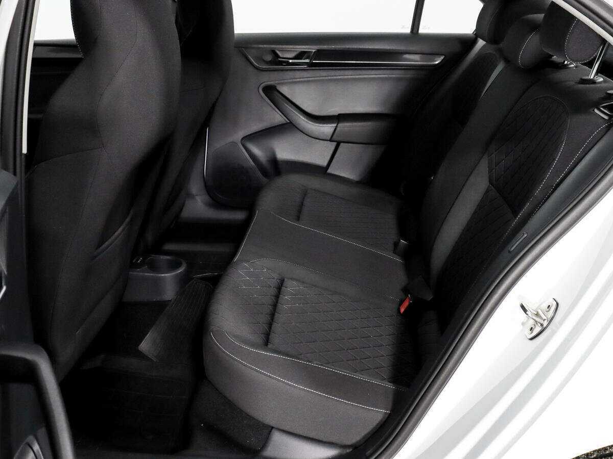 Skoda Rapid с пробегом — 2020 год. Фото: #9