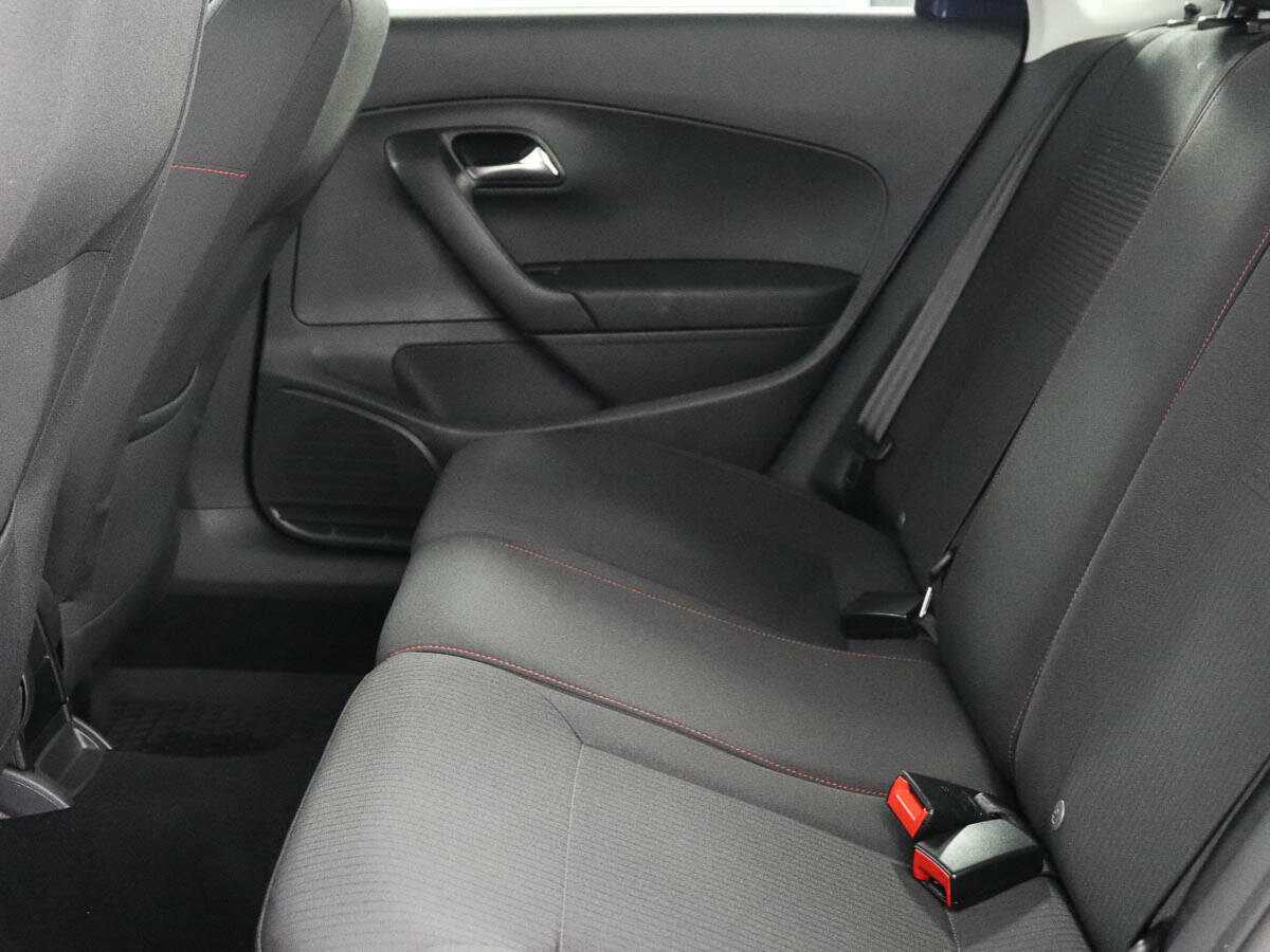 Volkswagen Polo с пробегом — 2017 год. Фото: #8