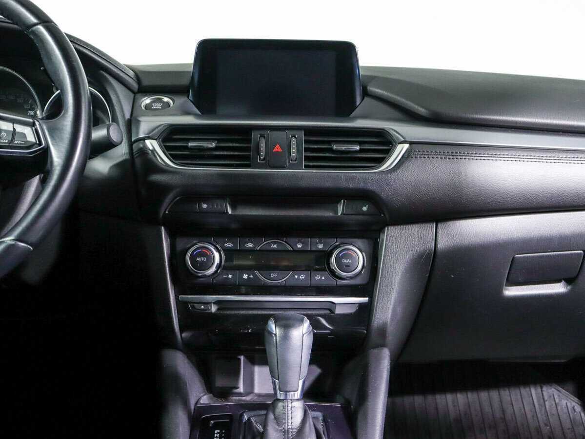 Mazda 6 с пробегом — 2017 год. Фото: #10