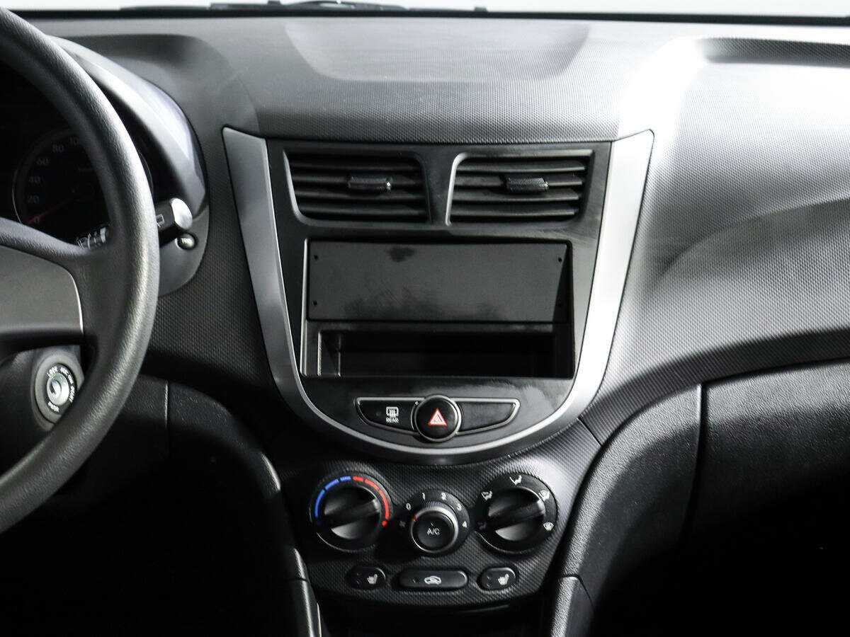 Hyundai Solaris с пробегом — 2016 год. Фото: #10