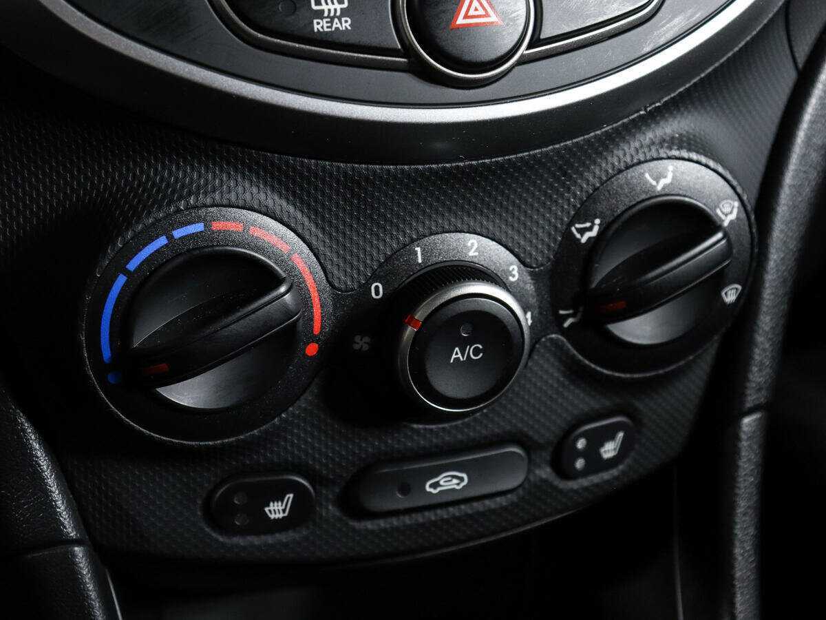 Hyundai Solaris с пробегом — 2016 год. Фото: #12