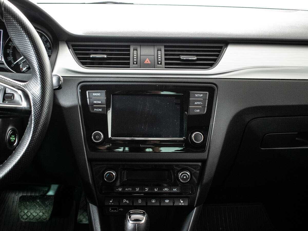 Skoda Rapid с пробегом — 2019 год. Фото: #12