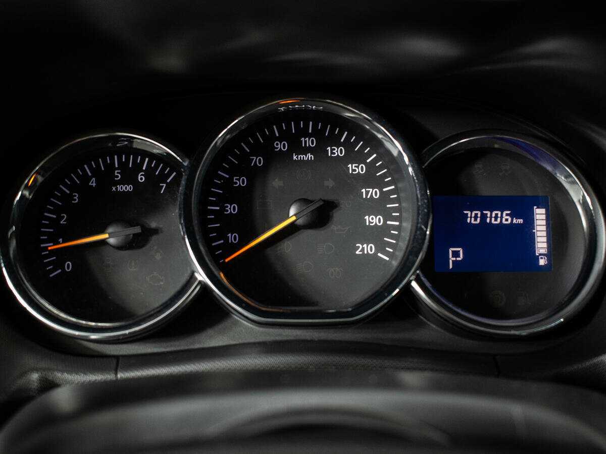 Renault Duster с пробегом — 2015 год. Фото: #11