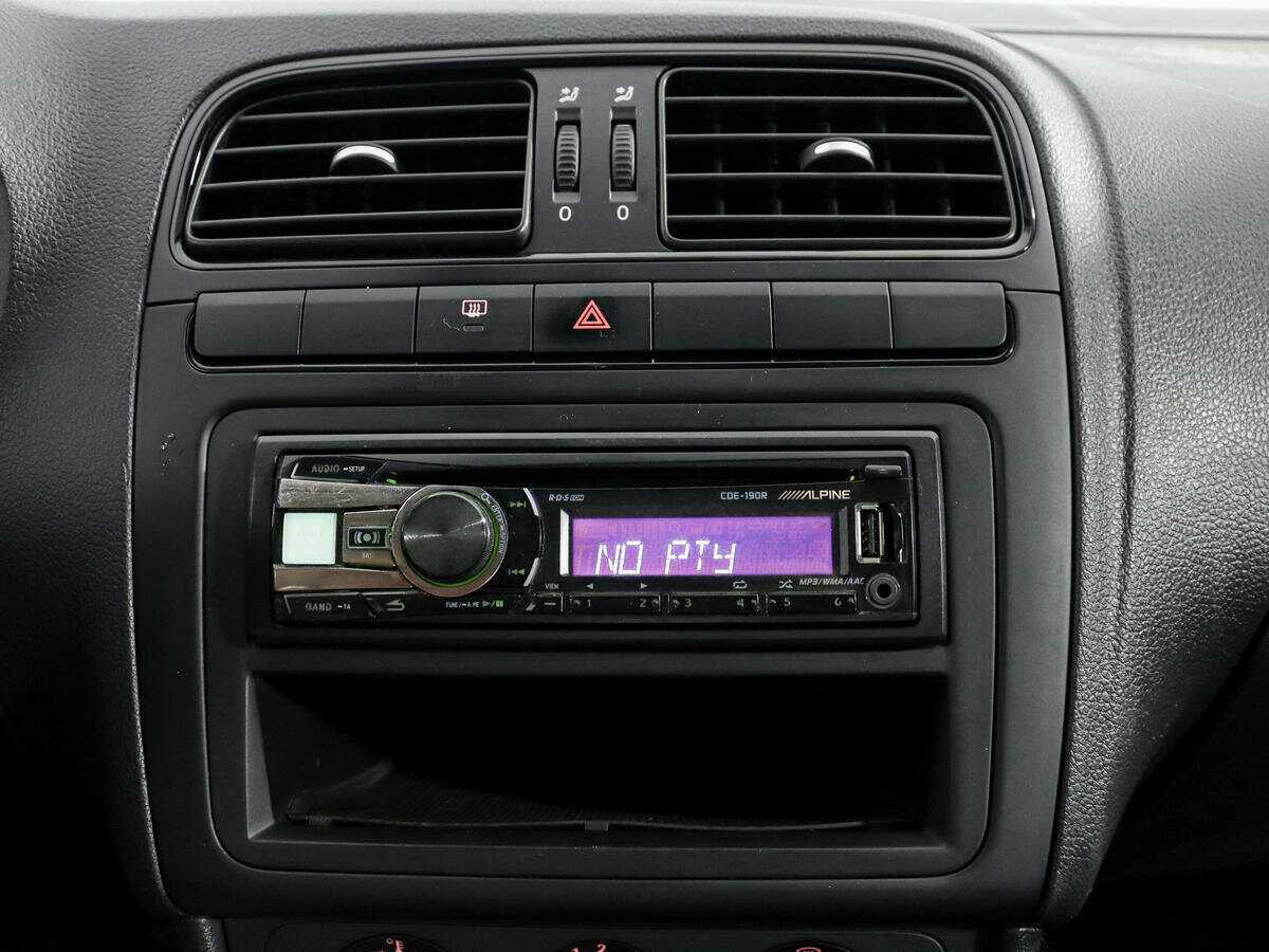 Volkswagen Polo с пробегом — 2018 год. Фото: #10