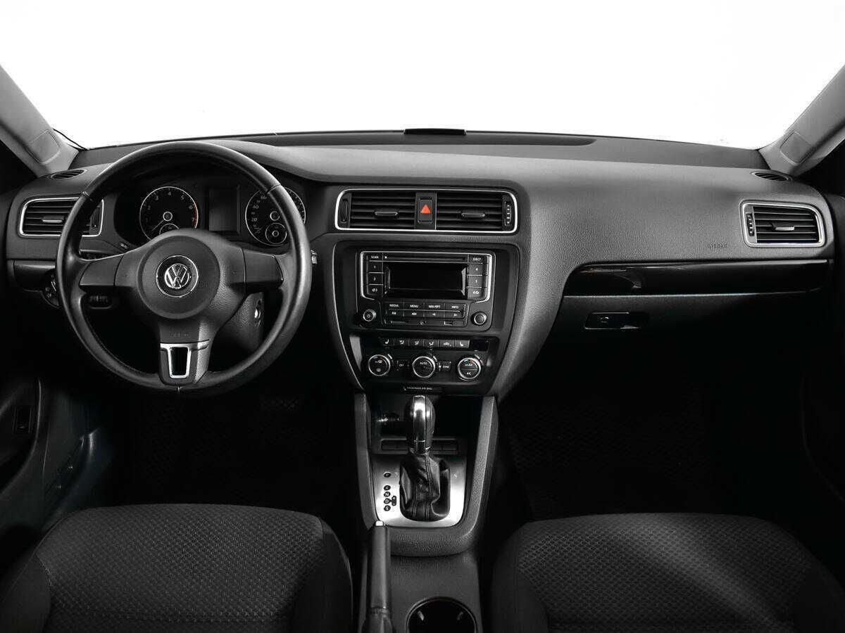 Volkswagen Jetta с пробегом — 2014 год. Фото: #11