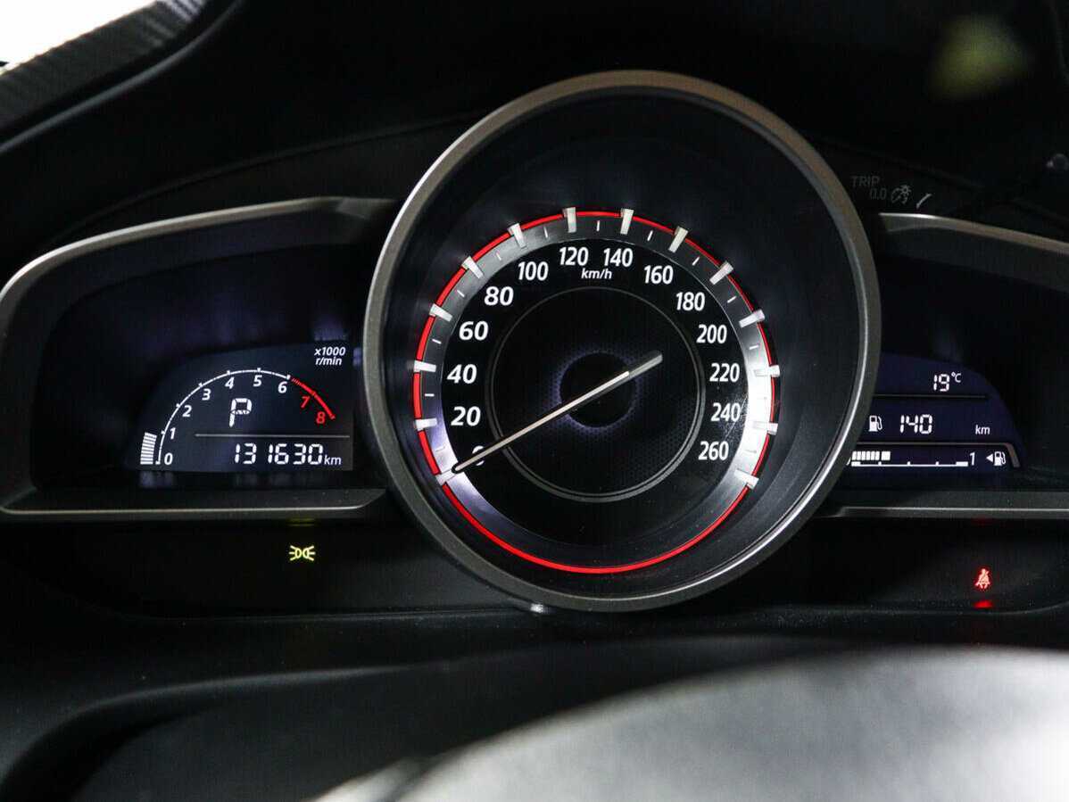 Mazda 3 с пробегом — 2014 год. Фото: #13