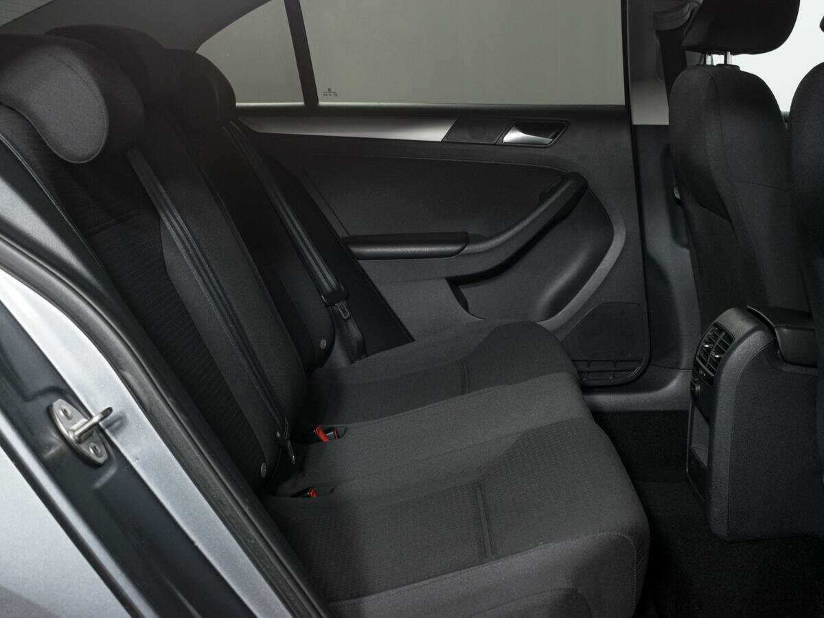 Volkswagen Jetta с пробегом — 2016 год. Фото: #8