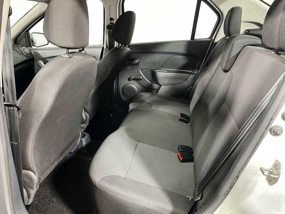 Renault Logan с пробегом — 2020 год. Фото: #9