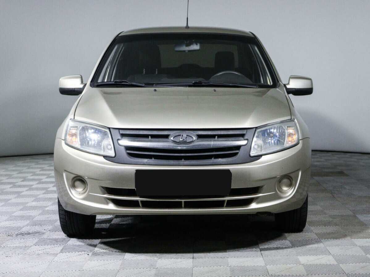 Lada (ВАЗ) Granta с пробегом — 2013 год. Фото: #1