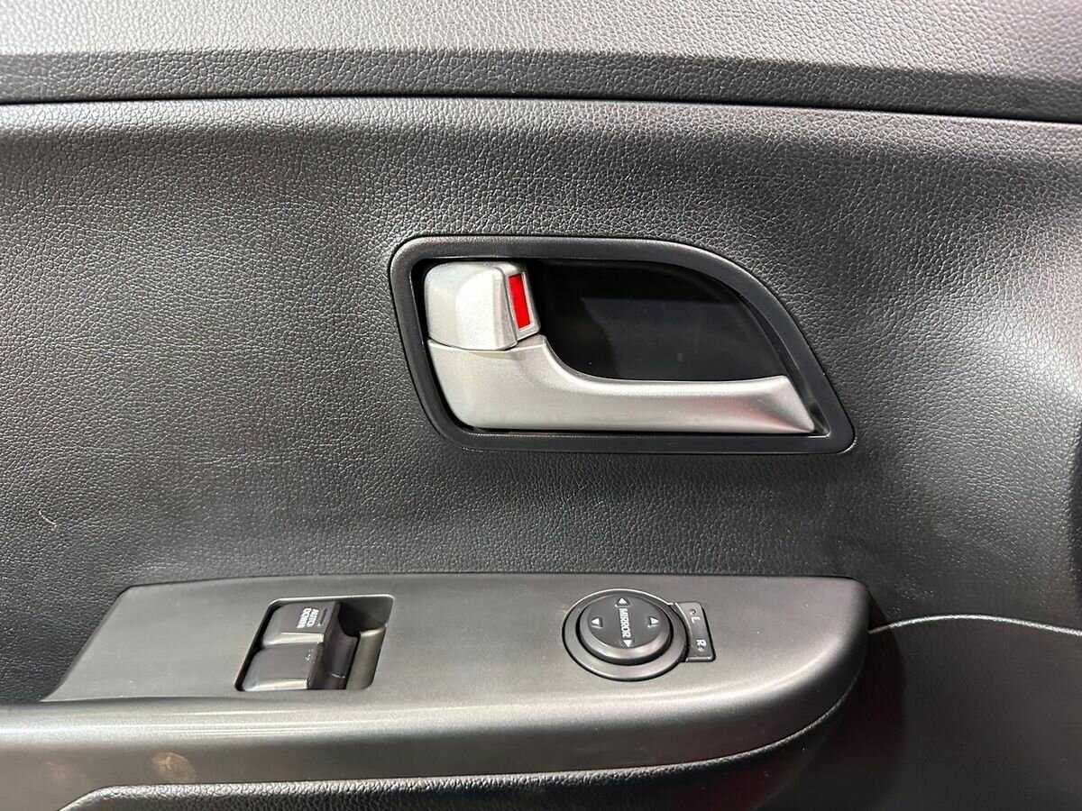 Kia Rio с пробегом — 2013 год. Фото: #13