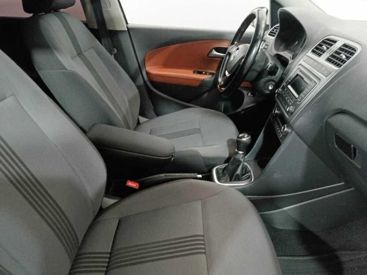 Volkswagen Polo с пробегом — 2016 год. Фото: #8