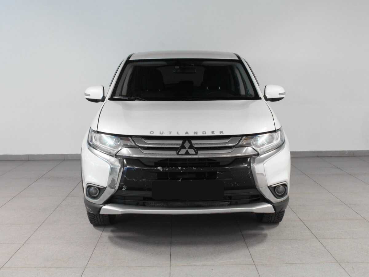 Mitsubishi Outlander с пробегом — 2017 год. Фото: #1