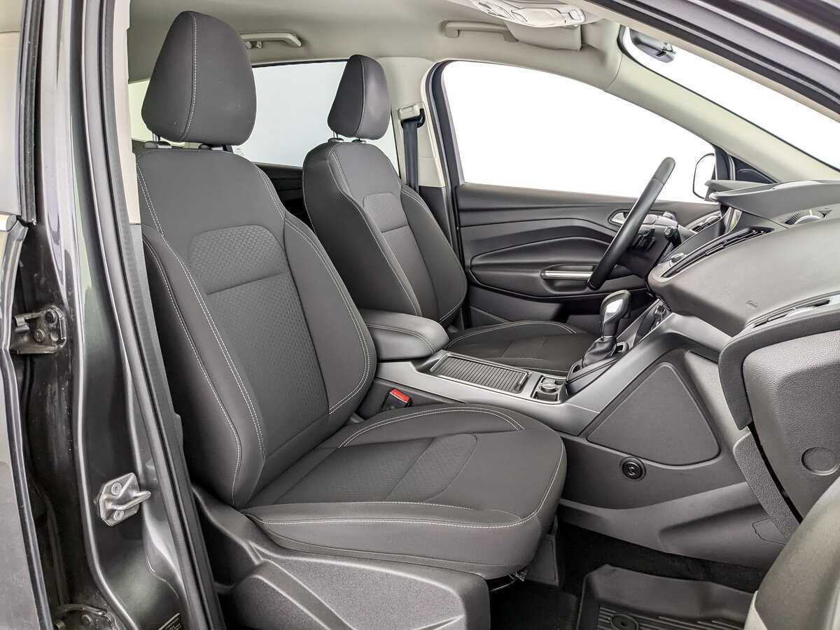 Ford Kuga с пробегом — 2018 год. Фото: #18