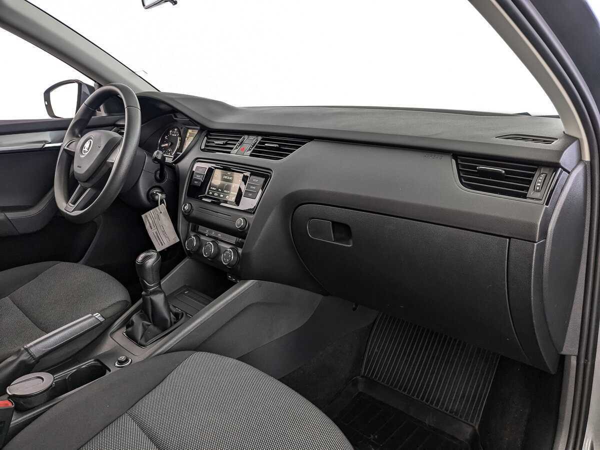 Skoda Octavia с пробегом — 2015 год. Фото: #8